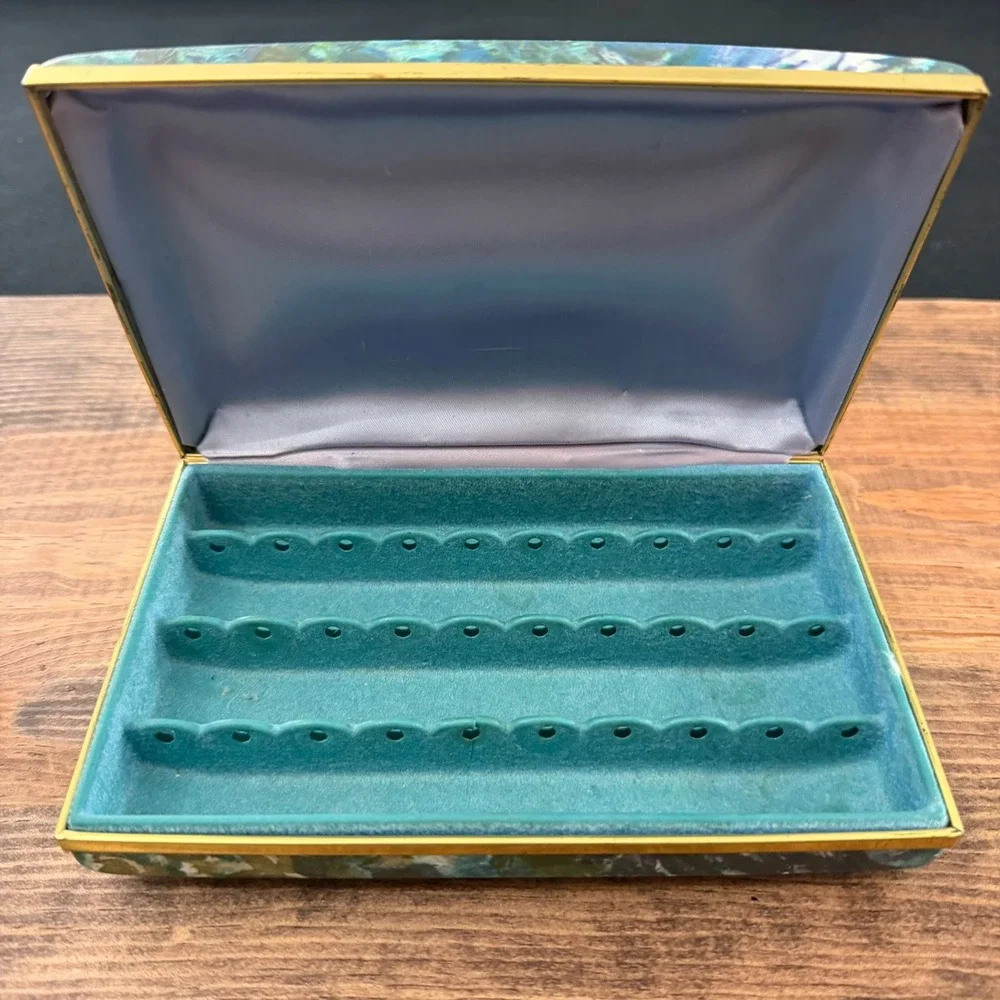 N/A vintage jewelry